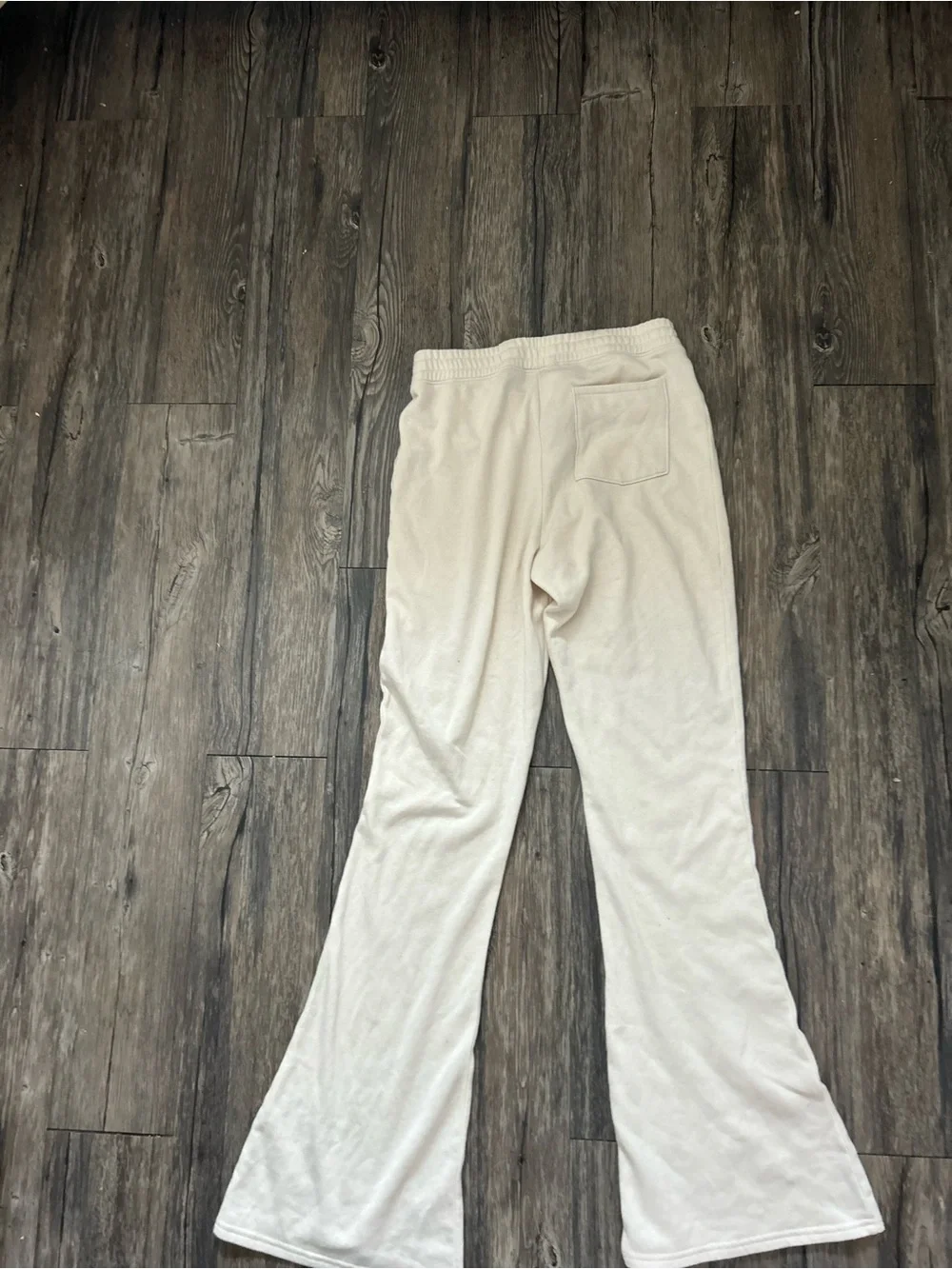 Hollister cream flare
